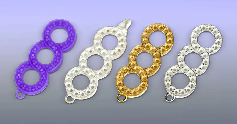 anhänger: in lila wachs, in silber gegossen, in gold gegossen und poliert und fertiges stück mit diamantbesatz