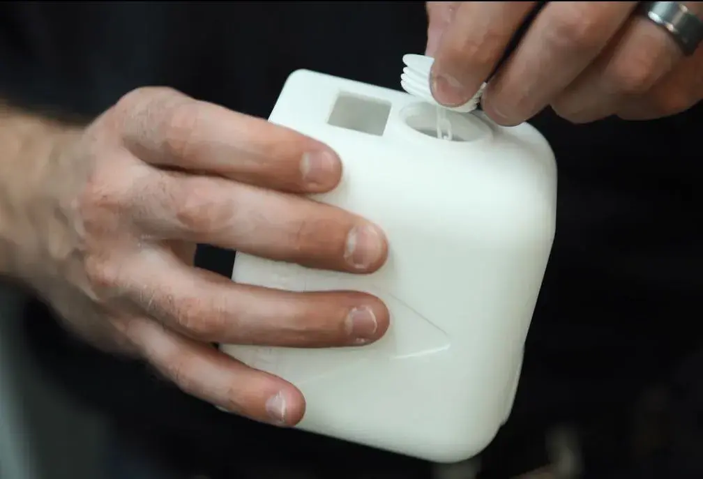 Prototypen von Behältern werden ebenfalls mit SLS-3D-Druck verfeinert und iteriert