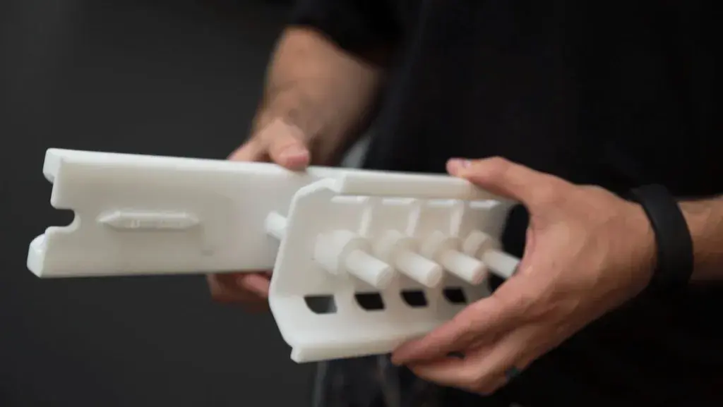 Bei Idaho Steel in Einzelanfertigung im SLS-3D-Druck hergestellte Maschinenkolben