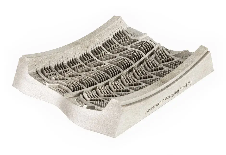 Mit LaserForm Maraging Steel (A) gedrucktes Reifenformsegment – zuverlässiges Drucken von schmalen Wänden, schwierigen Rillen und Euro-Entlüftungen