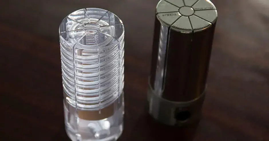 2 Teile, die mit Methoden für konturnahe Kühlung gefertigt wurden