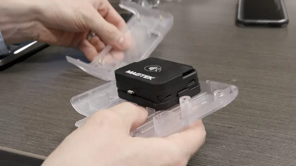 Transparentes 3D-Druckteil hilft Kunden, Störungen schneller zu erkennen, um Entwürfe zu verbessern