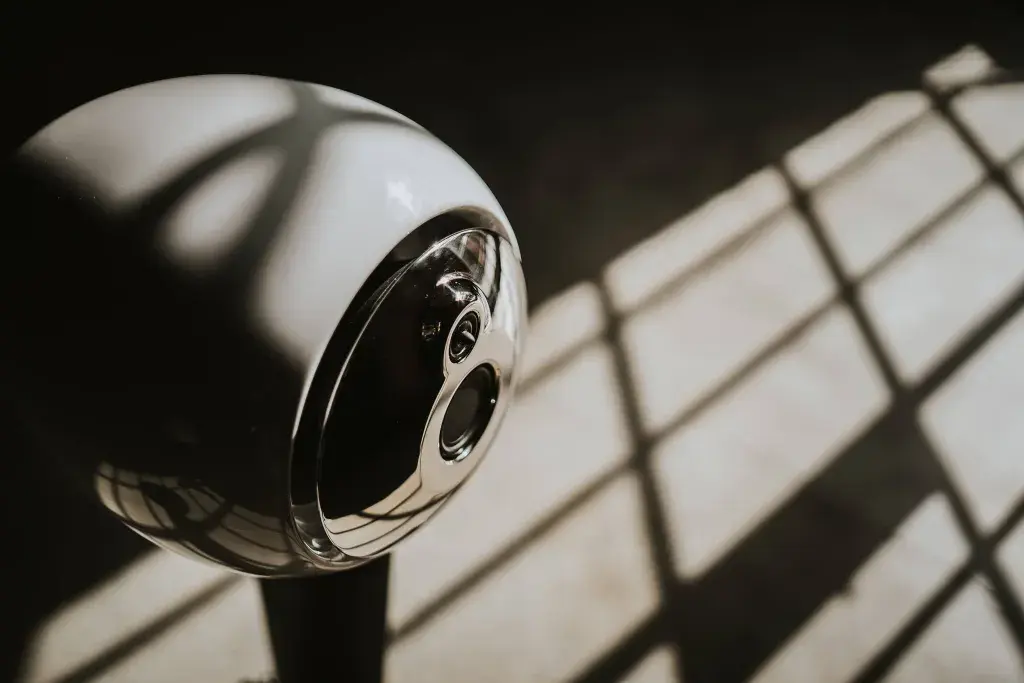 Nahaufnahme des mit SLS produzierten Lautsprechers HYLIXA