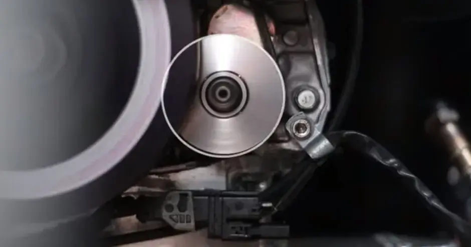 Trägheitsmanagement für Metallbauteile im Motorsport