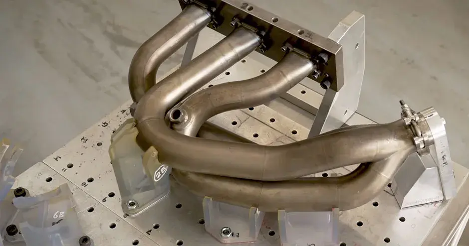 Vorrichtungen für Renault, mit Teil