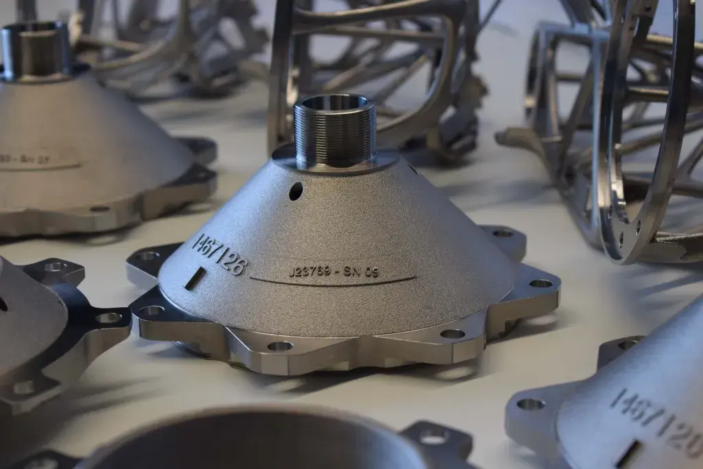 Nahaufnahme von ETHM-Komponenten von Thales Alenia Space