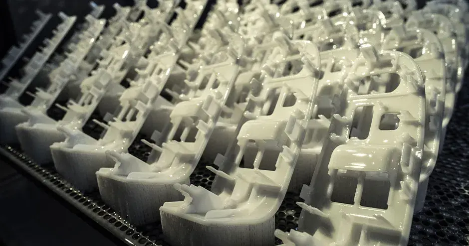 3D-gedruckte Teile auf einem Tablett