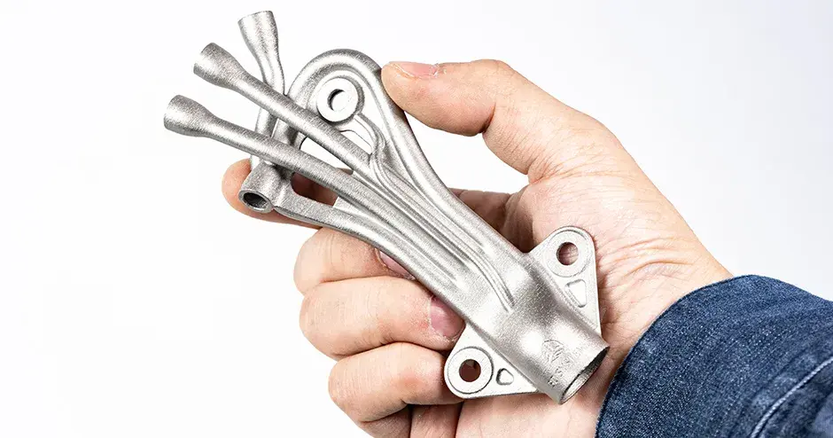 Im DMP-Drucker gefertigter Verteiler aus Laserform gr23 ti